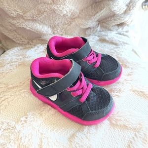 Nike toddler size 5.5